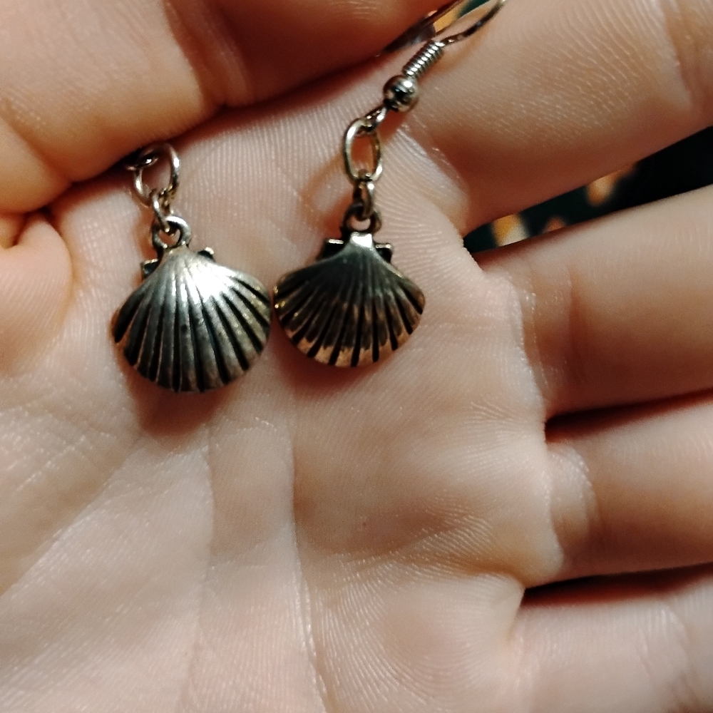 Handmade dainty rustic style cute sea shell earrings